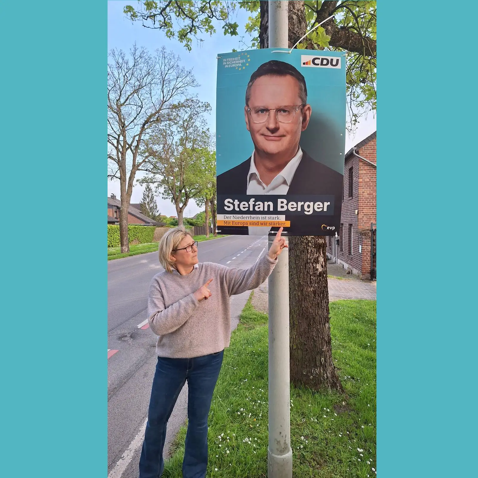 Aufhängen der Plakate zur Europawahl